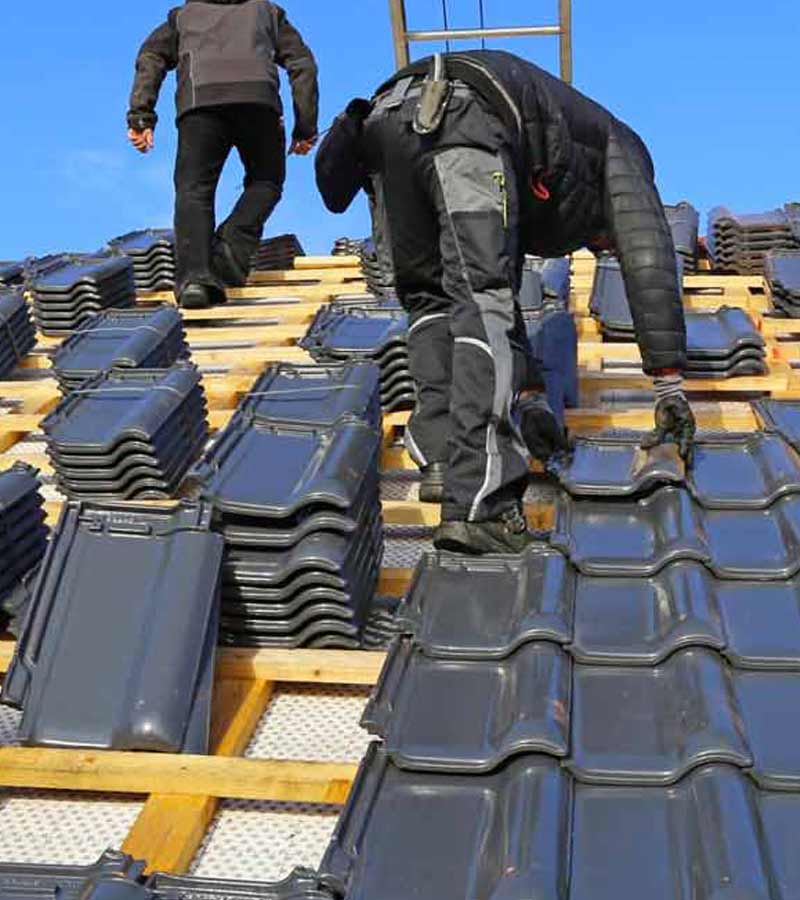 Travaux de couverture -  LE ROY DES TOITS : couvreur toiturier, ardoisier en Belgique : région Flamande, Wallonne et Bruxelles, Liège … construction ou rénovation de votre couverture :  tuile, ardoise… Faitage. Dépannage fuite et intervention en urgence pour votre toit en BELGIQUE: région Flamande, Wallonne et Bruxelles, Liège ….