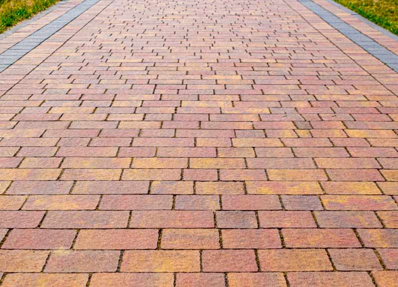 Nettoyage des extérieurs LE ROY DES TOITS en Belgique : Nettoyage et traitement anti-mousse sur pavé, klinker, pierre bleue, muret, terrasse … intervention en BELGIQUE: région Flamande, Wallonne et Bruxelles, Liège ….