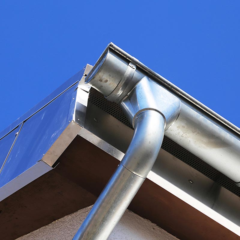 LE ROY DES TOITS : travaux de couverture, zinguerie, entretien de toiture : nettoyage, démoussage et peinture hydrofuge toiture, étanchéité toit plat roofing et nettoyage des extérieurs  ... intervention en BELGIQUE: région Flamande, Wallonne et Bruxelles, Liège ….